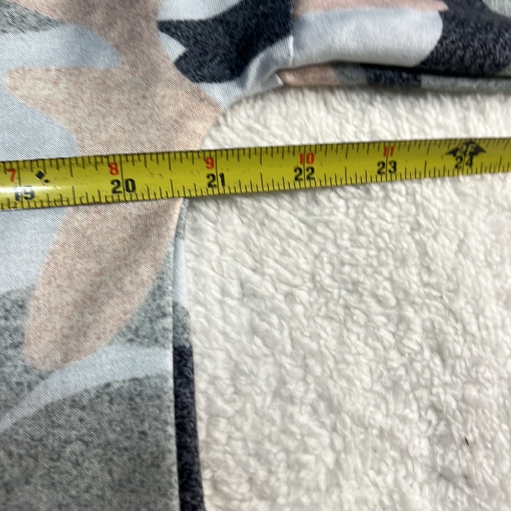 Briefly stated, Wild Fable, Unbranded long sleeve crew neck shirts. Size M & S. - Picture 7 of 12